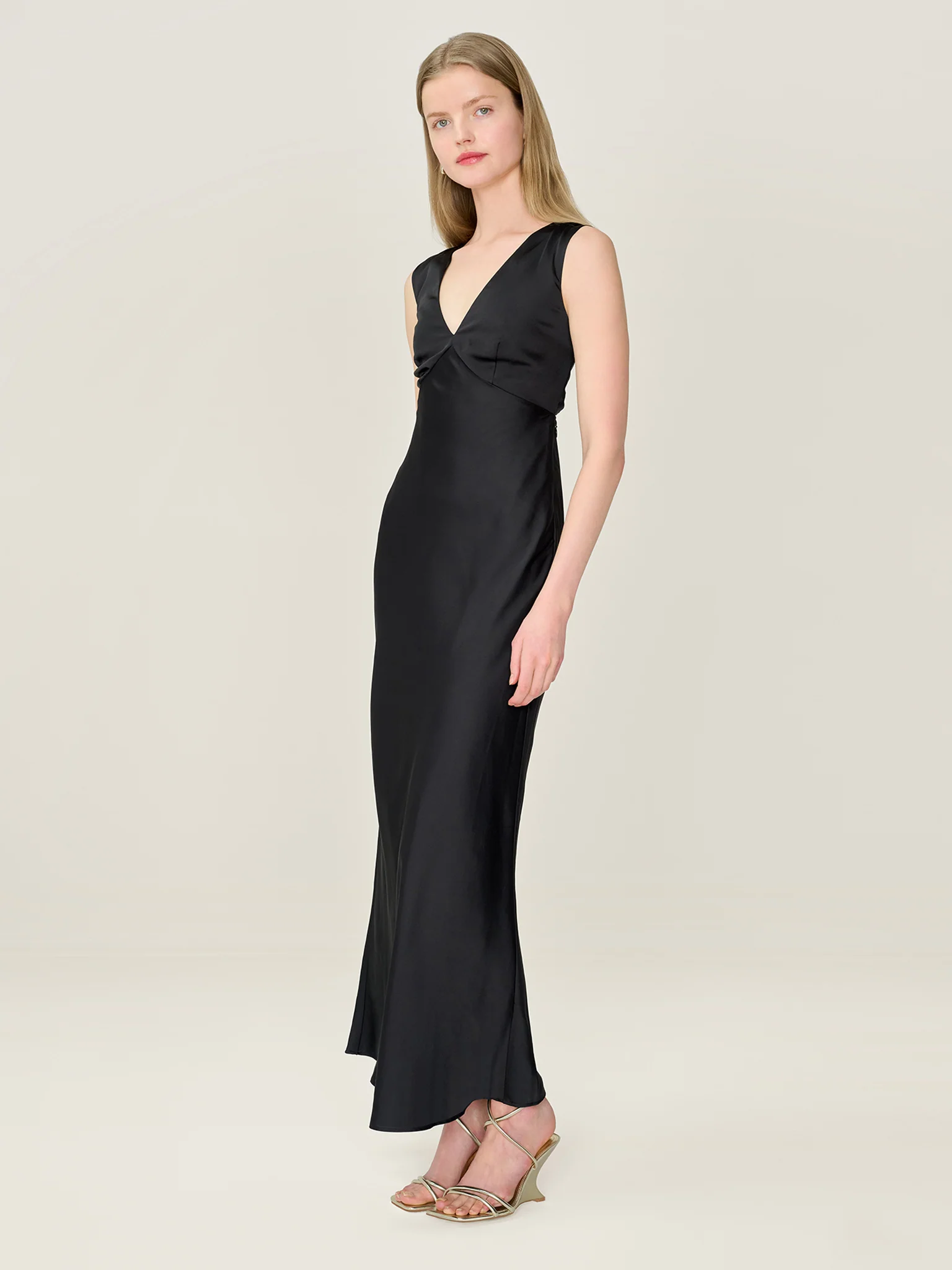 Nova Dress in Black - Image 2
