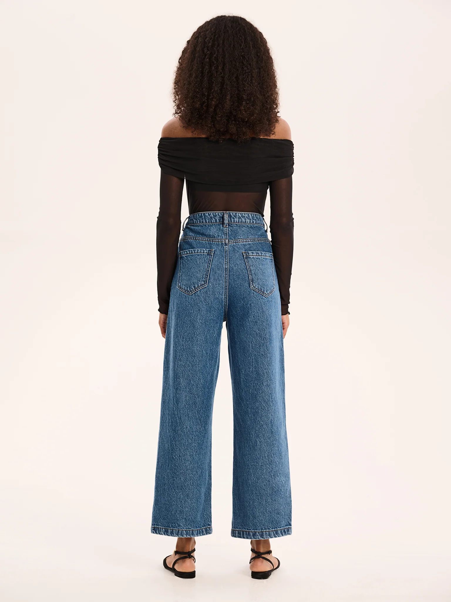 Orielle Cropped Jean in Mid Wash - Image 3